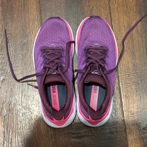Hoka Clifton 8